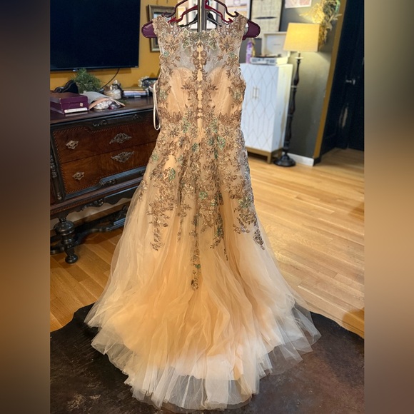 NWT SZ 4 Camille La Vie Gown - Picture 2 of 6